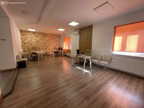 8-комнатная квартира: Симферополь, Петропавловская улица, 11 (197.4 м)