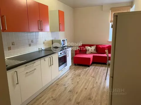 1-к кв. Свердловская область, Екатеринбург ул. Луганская, 4 (53.0 м)