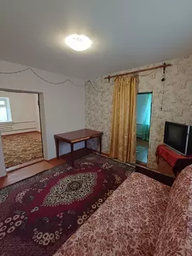 Дом в Крым, Симферопольский район, Гвардейское пгт ул. Аллейная, 43 ...