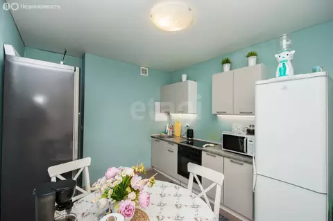 2-комнатная квартира: Тюмень, улица Николая Зелинского, 17 (64.3 м)