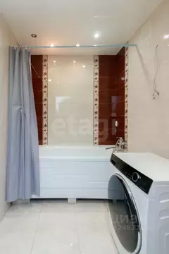 2-к кв. Тюменская область, Тюмень ул. Николая Семенова, 35 (62.1 м)