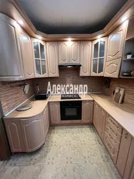 3-к кв. Санкт-Петербург Малая Карпатская ул., 23К1 (66.7 м)