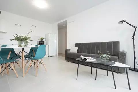 2-к кв. Свердловская область, Екатеринбург пер. Полимерный, 4 (80.0 м)