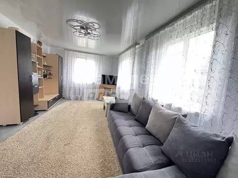 Дом в Оренбургская область, Тоцкий район, Погроминский сельсовет, с. ...