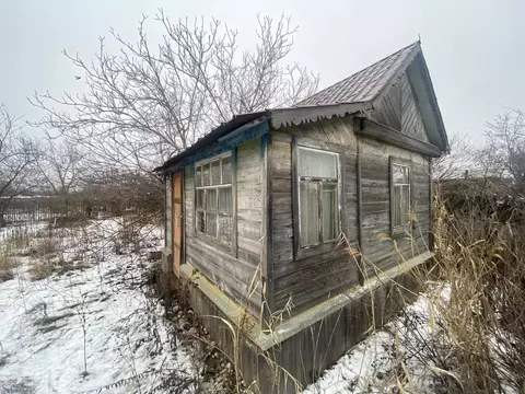 Дом в Волгоградская область, Волжский Заканалье СНТ, ул. Центральная, ...