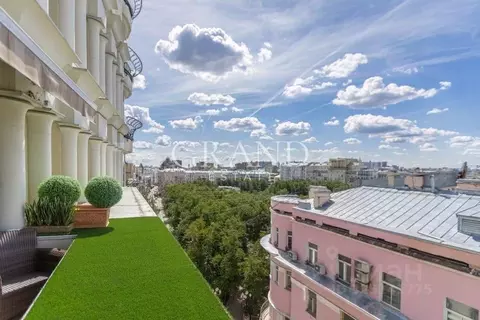 4-к кв. Москва Малая Бронная ул., 44 (190.0 м)