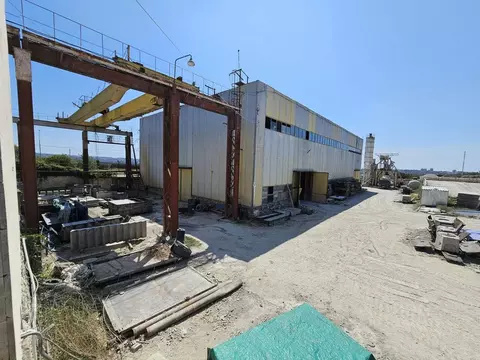 Производственное помещение в Севастополь ул. Богданова, 71 (1302 м)
