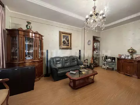 Продается 4-комнатная квартира