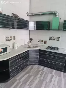 2-комнатная квартира: Евпатория, улица Революции, 71 (58 м)