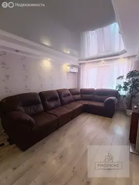 3-комнатная квартира: Магнитогорск, улица Калмыкова, 3 (65.6 м)