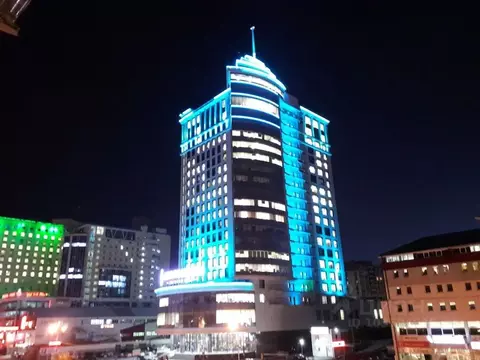 1-к кв. Тюменская область, Тюмень ул. 50 лет Октября, 1 (55.0 м)