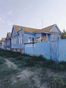 Дом в Астраханская область, Наримановский район, с. Курченко ул. ...