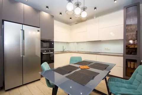 4-к кв. Тюменская область, Тюмень ул. Газодобытчиков, 19 (134.4 м)