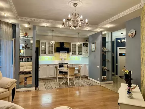 Продается 3-комнатная квартира