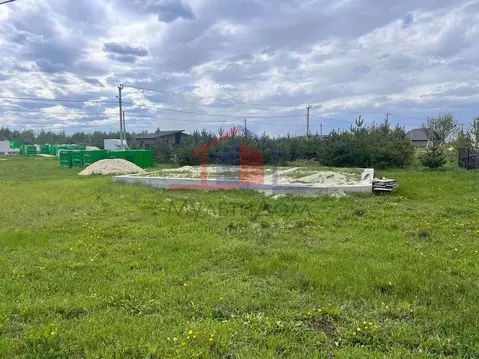 Участок в Белгородская область, Старооскольский городской округ, с. ...