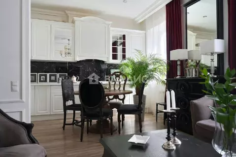 Продается 4-комнатная квартира