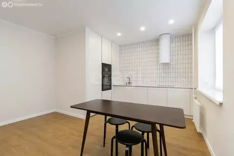 2-комнатная квартира: Тюмень, улица Мельникайте, 34к1 (80.7 м)