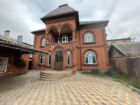 Дом в Краснодарский край, Краснодар ул. Фридриха Энгельса, 152 (330 м)