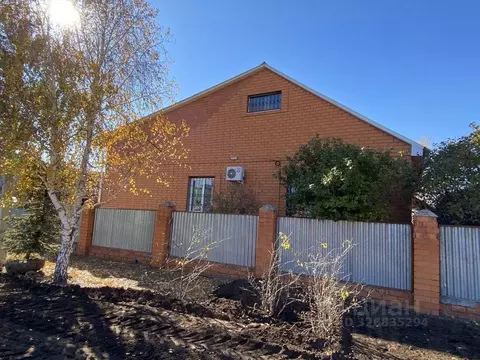 Дом в Оренбургская область, Оренбургский район, Сергиевский сельсовет, ...