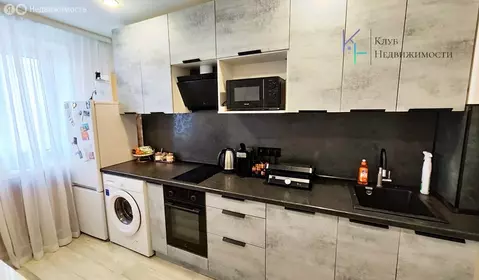 2-комнатная квартира: Уссурийск, Краснознамённая улица, 160 (51.6 м)