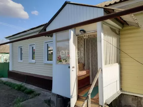 Дом в Саратовская область, Балашовский район, Пинеровка рп ул. Ленина, ...