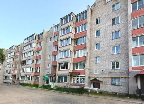 Торговая площадь в Новгородская область, Валдай ул. Ленина (64 м)