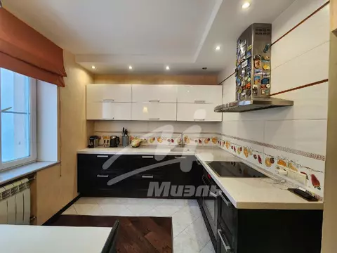 Продается 3-комнатная квартира