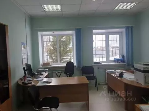 Офис в Челябинская область, с. Октябрьское ул. Советская, 100 (302 м)