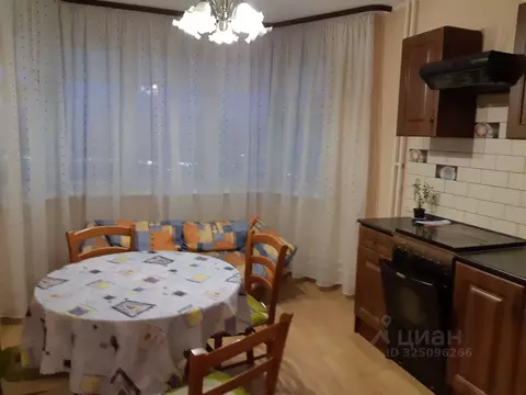 2-к кв. Москва просп. Защитников Москвы, 14 (63.0 м)