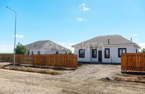 Дом в Тюменская область, Тюменский район, Новокаменский кп ул. ...