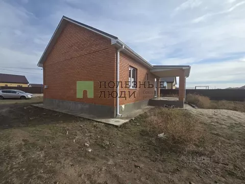 Дом в Астраханская область, Приволжский район, с. Растопуловка ул. ...