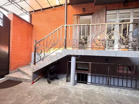 Дом в Северная Осетия, Беслан Правобережный район, ул. Ватаева (230 м)