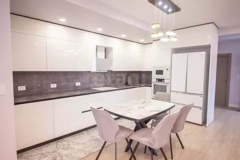 3-к кв. Сахалинская область, Южно-Сахалинск Горная ул., 8к1 (89.0 м)