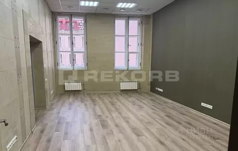 Офис в Санкт-Петербург Невский просп., 10 (197 м)