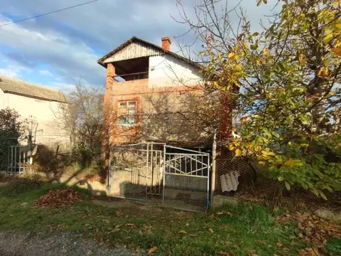 Дом в Крым, Сакский район, Ореховское с/пос, Химик-2 садоводческий ...