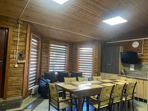 Дом в Карачаево-Черкесия, Зеленчукский район, с. Архыз ул. Алиева, ...