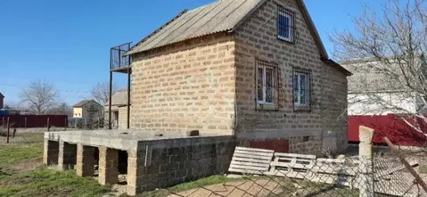 Дом в Крым, Сакский район, Ореховское с/пос, Химик-2 садоводческий ...