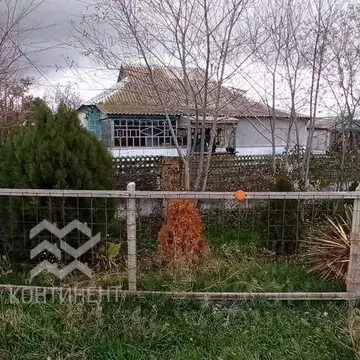 Дом в Крым, Черноморский район, Медведевское с/пос, с. Медведево ул. ...