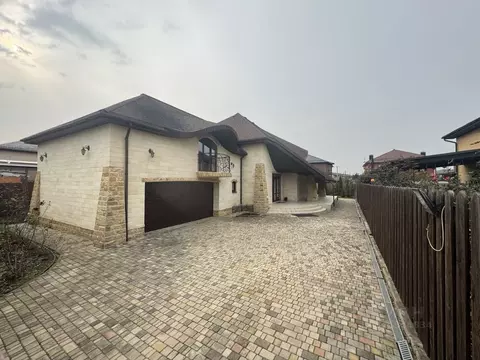 Дом в Краснодарский край, Краснодар  (296 м)