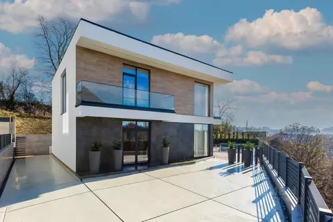 Дом в Краснодарский край, Сочи городской округ, с. Раздольное ул. ...