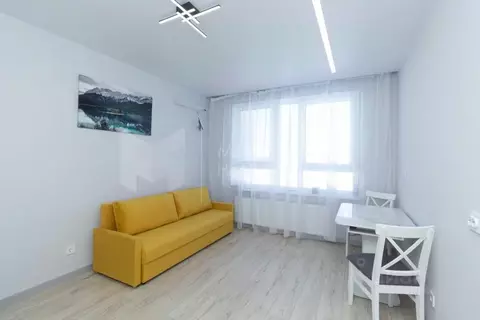 2-к кв. Тюменская область, Тюмень ул. Сергея Свиридова, 15 (70.7 м)