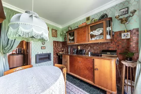 Продается 2-комнатная квартира