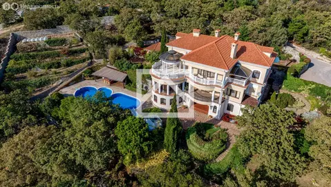 Дом в Республика Крым, муниципальный округ Ялта, посёлок городского ...