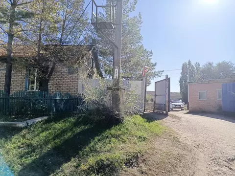Помещение свободного назначения в Оренбургская область, с. Курманаевка ...