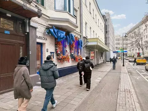 Торговая площадь в Москва Малая Бронная ул., 4 (97 м)