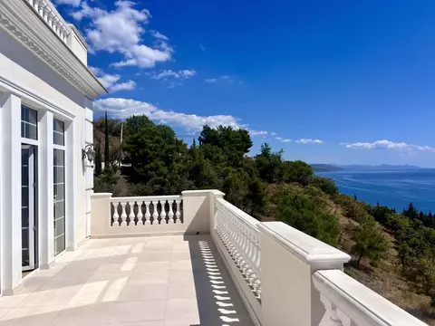 Дом в Крым, Алушта муниципальный округ, пос. Семидворье  (370 м)