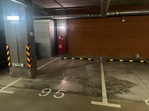 Гараж в Москва 3-я Хорошевская ул., 21с8 (15 м)