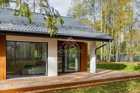 Дом в Ленинградская область, Выборгский район, Первомайское с/пос, ...