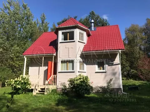 Дом в Ленинградская область, Выборгский район, Полянское с/пос, пос. ...