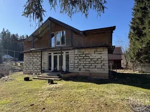 Дом в Ленинградская область, Лужский район, Толмачевское городское ...